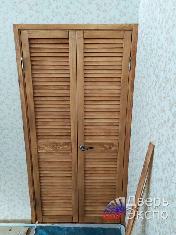 деревянная дверь для гардеробной 93