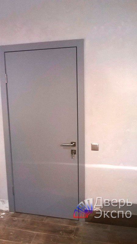 Крашенная серая дверь для офиса 37