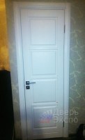 деревянная дверь из массива березы, белая