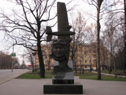  памятник Бабушкину